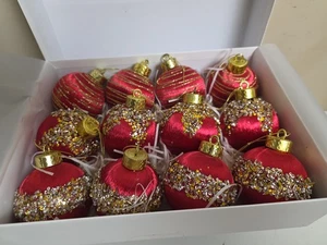  Nuevo conjunto de 12 adornos de árbol de Navidad estilo vintage con cuentas de seda rojo brillante - Imagen 1 de 5