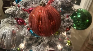 Natale Vacanze 3 Jumbo Ornamento Rosso, Verde e Argento 6" - Foto 1 di 5