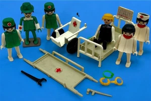 Vintage 1974 Geobra Playmobil Figuren Sanitätskrankenhaus Personal & Zubehör Konvolut - Bild 1 von 11