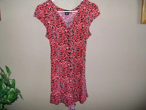 GOT TO SEE DAMEN SÜSSER KLEINER ROTER/GEBLÜMTER KNOPFSTRAMPLER von "WETSEAL" Gr. S - Bild 1 von 4