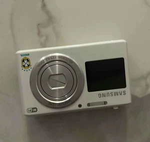 Samsung DV2014F Dual Screen 16MP WiFi Digital Camera Brazil Limited Edition Gift - Picture 1 of 12