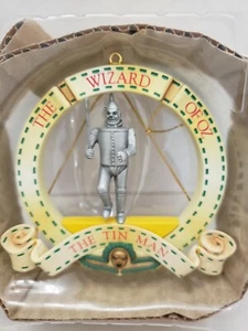 1989 Enesco Wizard of Oz The Tin Man 50 Aniversario Adorno de Navidad ¡Nuevo en caja! - Imagen 1 de 4