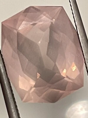 Bonita piedra preciosa de cuarzo rosa rosa, cojín modificado corte especial, 12X10 mm, 5,10 quilates. Foto 1 de 4