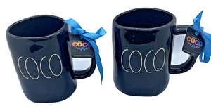 Disney Pixar Coco Rae Dunn Tazzine Caffè Lettere Immagine Doppia Faccia NUOVO Set di 2 - Foto 1 di 9
