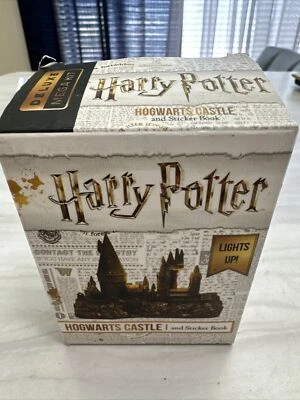 Harry Potter Hogwarts Castle and Sticker Book: Lights Up! Deluxe Mega Kit 4x3" - Изображение 1 из 4