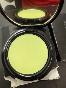 Essential Eyeshadow Eye Shadow Single N 01 - Picture 1 of 4