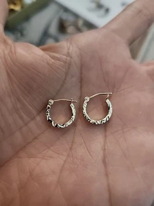 Vintage 14K Yellow Gold 12mm Wavy Small Earrings 0.6gr - Picture 1 of 5