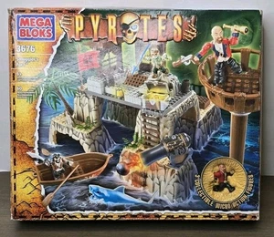 (NEW) Mega Bloks Pyrates 3676 Smuggler's Fort (Sealed Retail Box!) Discontinued - Picture 1 of 16