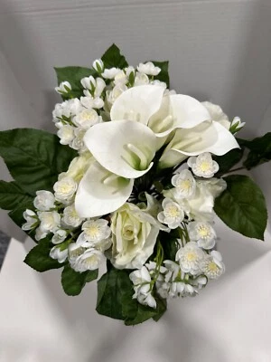 Свадебный букет цвета слоновой кости 16 дюймов длина 12 дюймов ширина - Изображение 1 из 4