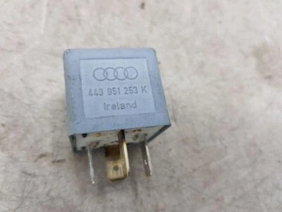 VW PASSAT Variant B5 3B6 443951253 Relais 1.90 Diesel 74kw 2000 25489885 - Photo 1/3