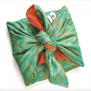 Sari gift wrap, medium furoshiki wrapping cloths, upcycled, reusable, reversible - Picture 1 of 9