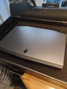 Alienware 17 R5 17.3" Gaming Laptop Black i7-4700MQ GTX765 with charger - Picture 1 of 7