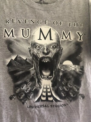 Camisa gris juvenil mediana Universal Studios Revenge Of The Mummy BRILLA EN LA OSCURIDAD Foto 1 de 4