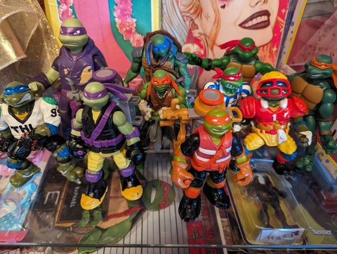 Lot of 10 TMNT Action Figures. Teenage Mutant Ninja Turtles, Some Vintage! Cover