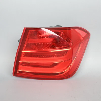 Luz trasera derecha BMW 320i 328i 335i 2012-2015 63217259896 OEM usada Foto 1 de 4