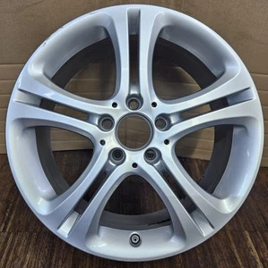 1x Mercedes A-/B-Klasse W176 W246 Alufelge 7,5x17 ET52,5 A2464011002 A2464010100 - Imagen 1 de 14