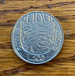 Vintage 1975 Vatican 100 Lira, Obsolete Pope Coin - Picture 1 of 2