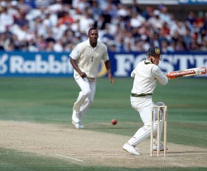 Ian Healy batting for Australia during the 6th Test match bet- Old Cricket Photo - Picture 1 of 1