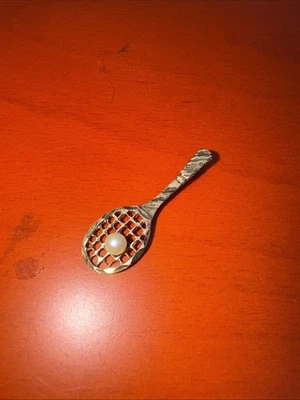 Винтажная подвеска теннисной ракетки с жемчужным мячом спортивная коллекционная 14k с подписью - Изображение 1 из 4