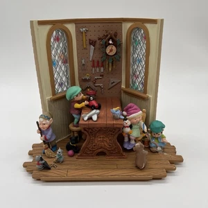 Hallmark Santa's Toy Shop Figurine 5.5" Signed By 5 Artists 1996 Broken - Picture 1 of 7