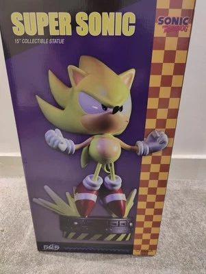 Super Sonic 15" Statue First 4 Figures Sonic The Hedgehog - Image 1 of 4