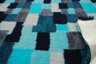 Professional NON SLIP Veterinary Dog Puppy Vet Bedding PATCHWORK - TURQUOISE - Image 1 of 2