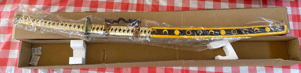 ESPADA ANIME TOUKEN RANBU ABUELO MIKAZUKI MUNECHIKA Amarilla y dorada 41" Foto 1 de 4