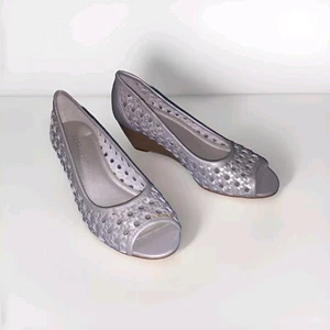 BCBG Tylar Silver Woven Open Toe Wedge Heel - Size 7B/ 37, Excellent!  - Picture 1 of 8