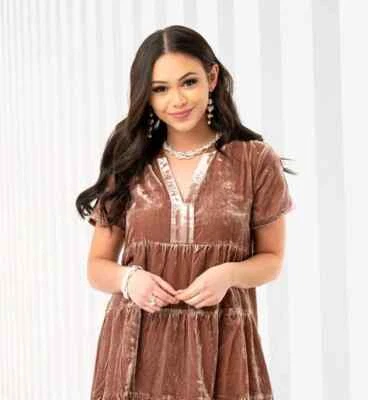 Paparazzi Jewelry Accessories - Fiercely Fifth Avenue - Fashion Fix March 2021 - Image 1 of 4