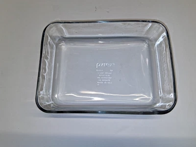 Pyrex Clear glass baking dish No. 7210 3 cup 750 ml 7 x 5 x 1.5 in Made In USA - Image 1 of 4