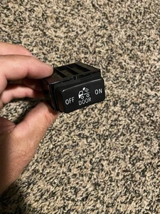 Toyota Tundra 2007-2013 Cargo Deck Bed Light Switch OEM 191648 - Picture 1 of 4