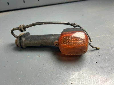 Indicador traseiro direito Yamaha FZR 600 R - Imagem 1 de 2