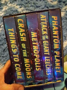 SCIENCE FICTION Classics 5 VHS BOX Set Metropolis Giant Leeches Phantom Planet - Imagen 1 de 5