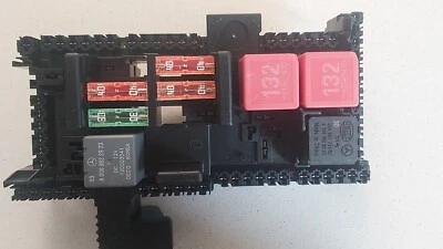 ⭐⭐⭐OEM Mercedes C GLC C205 C253 Boîtier de support de relais fusible arrière ... - Photo 1/4