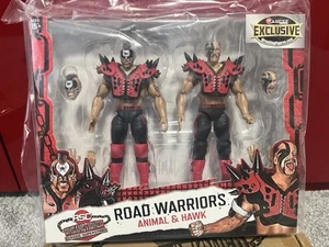 *New* Road Warriors RSC Unsanctioned Classic Superstars WWE Elite Legion Of Doom - Picture 1 of 5