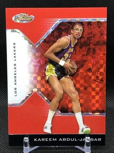 2004-05 Topps Finest Red X-Fractor #140 Kareem Abdul-Jabbar #69/99 come nuovo ๐ - Foto 1 di 12