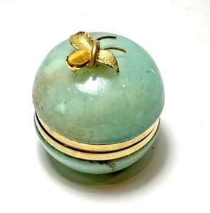 Caja de tocador en forma de manzana ágata con baño de oro y detalles de piedra ojo de gato de colección - Imagen 1 de 9