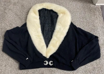 Suéter vintage Hadley años 50 cachemir visón piel cuello negro pedrería encaje Foto 1 de 4