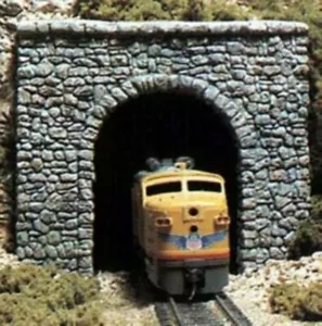 Spur HO -- Woodland Tunnelportal eingleisig -- 1255 NEU - Bild 1 von 1