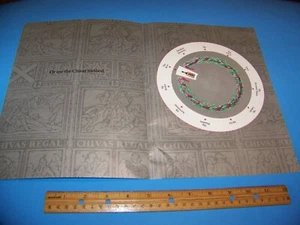 "Folleto publicitario vintage de whisky Chivas Regal ""Spinner de Navidad" - Imagen 1 de 5