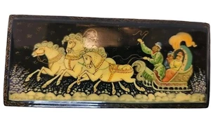 Scatola portaoggetti vintage russa laccata fiaba troika invernale firmata da artista - Foto 1 di 8