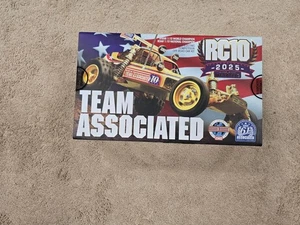 Team Associated RC10 Team Car 2025 Metallic Gold Edition ASC6042 - Picture 1 of 2