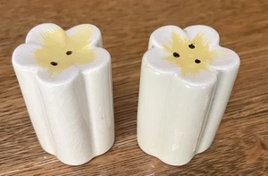 MCM VTG Weil Ware California Pottery Blossom Celadon Green - Salt Shaker Corks - Picture 1 of 6