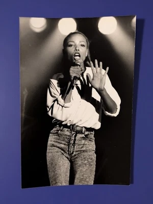 Kim Appleby, rare promotional press photo from 1987. - Image 1 of 3