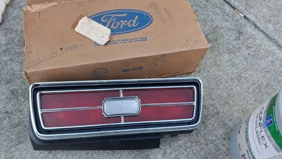 NOS 1973 1974 FORD GALAXIE 500 COMPLETE  RIGHT REAR TAILLIGHT D3AZ-13405-A OEM - Image 1 of 4