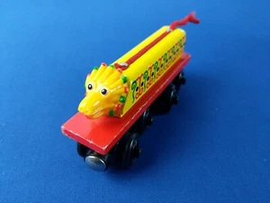 Dragón chino (2000) / Tren de madera Thomas & Friends retirado de colección en muy buen estado  - Imagen 1 de 7