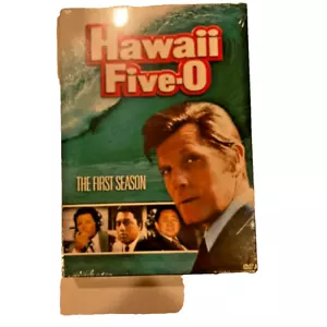 Hawaii Five-O - Die komplette erste Staffel - DVDs - 24 Episoden + Pilot/Sealed!! - Bild 1 von 2