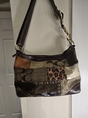 Bolso de hombro de cuero marrón jacquard vintage Coach F12842 firma retazos Foto 1 de 4
