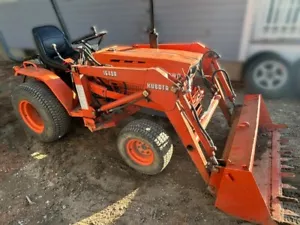 1992 Kubota b5200 with loader, three point hitch, tractor - Picture 1 of 7