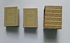 06 289 DDR Mini Buch Kundschafter-Patrioten, 2 Bände, Leder Einband, 38x53 mm - Picture 1 of 3